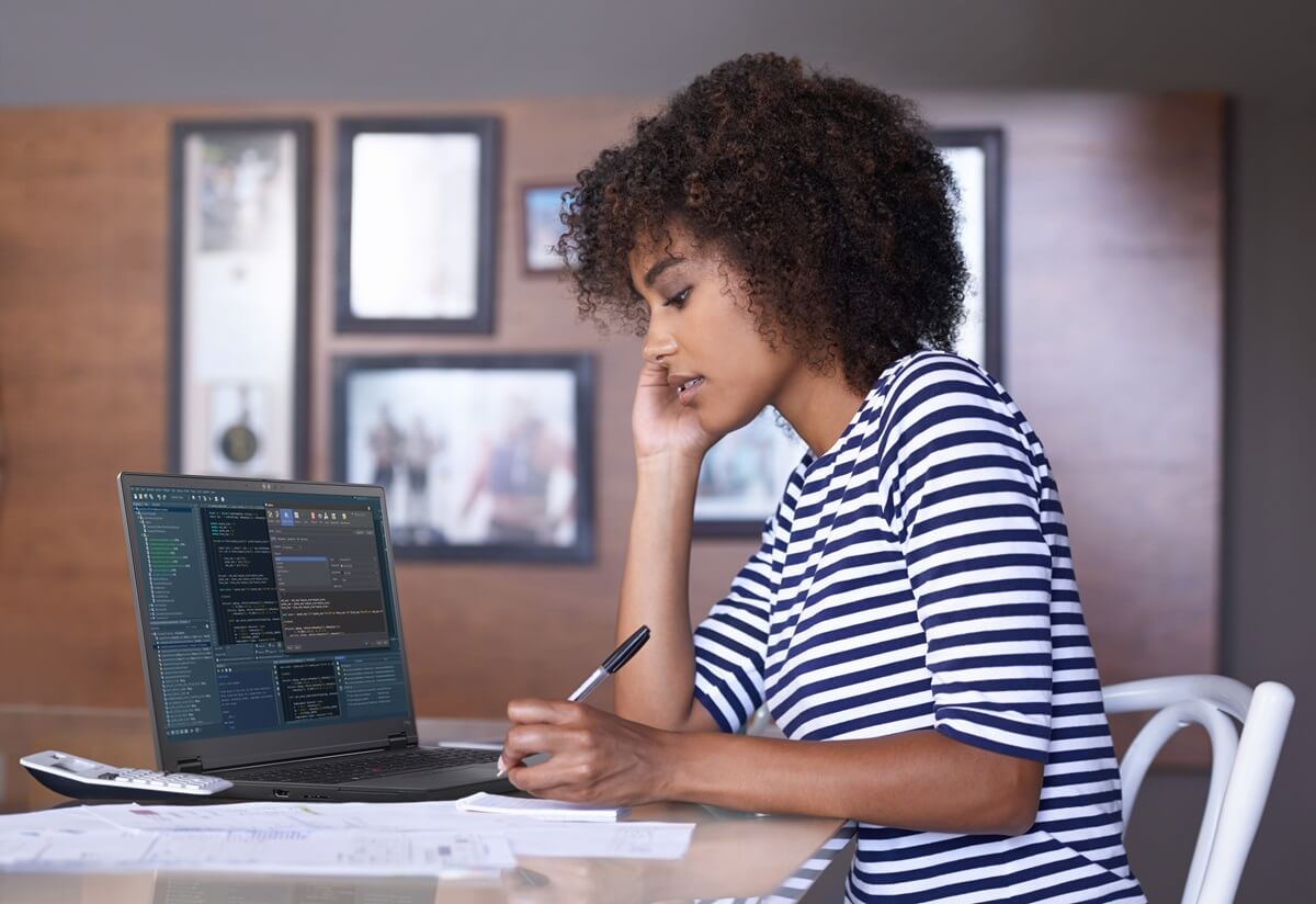 Lenovo y Geek Girls Latam Ofrecen 50 Becas de Formación en STEAM para Mujeres en Bogotá